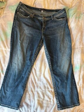 Silver Jeans Women's Blue Bootcut Capri Jeans